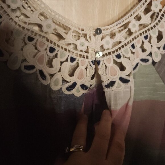 Mystree Womens NWOT Cotton Blend Plaid Crochet Detail Top Medium - Picture 5 of 8